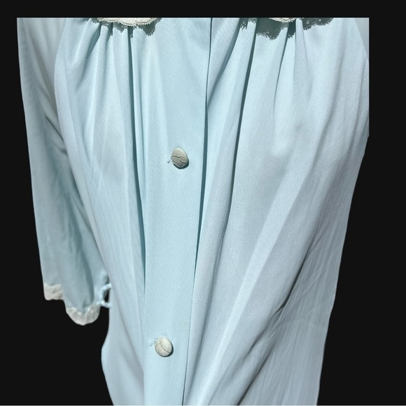 🌻VINTAGE Sears Roebuck & Co. Light Blue Nylon Robe w/ Lace Accents Size Small - Picture 7 of 14